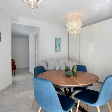 Plata Plaza Apartment *